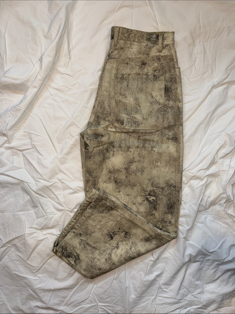 Bershka Relaxed Jeans in Dusty Beige and Black Wash
